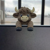 Cute Peeking Highland Cow Resin Figurine, Warm Farmhouse Desktop Decor Gift