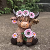Cute Floral Highland Cow Resin Ornament, Dual Purpose Pen Holder & Mini Succulent Plant Pot, Rustic Desktop Decor Gift for Students Garden Lovers