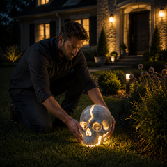 Solar Cracked Skull Garden Light for Halloween Yard, Porch & Garden Decor