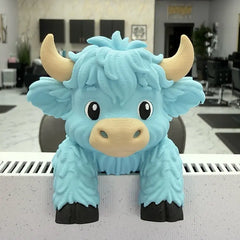 Cute Peeking Highland Cow Resin Figurine, Warm Farmhouse Desktop Decor Gift