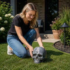 Solar Cracked Skull Garden Light for Halloween Yard, Porch & Garden Decor