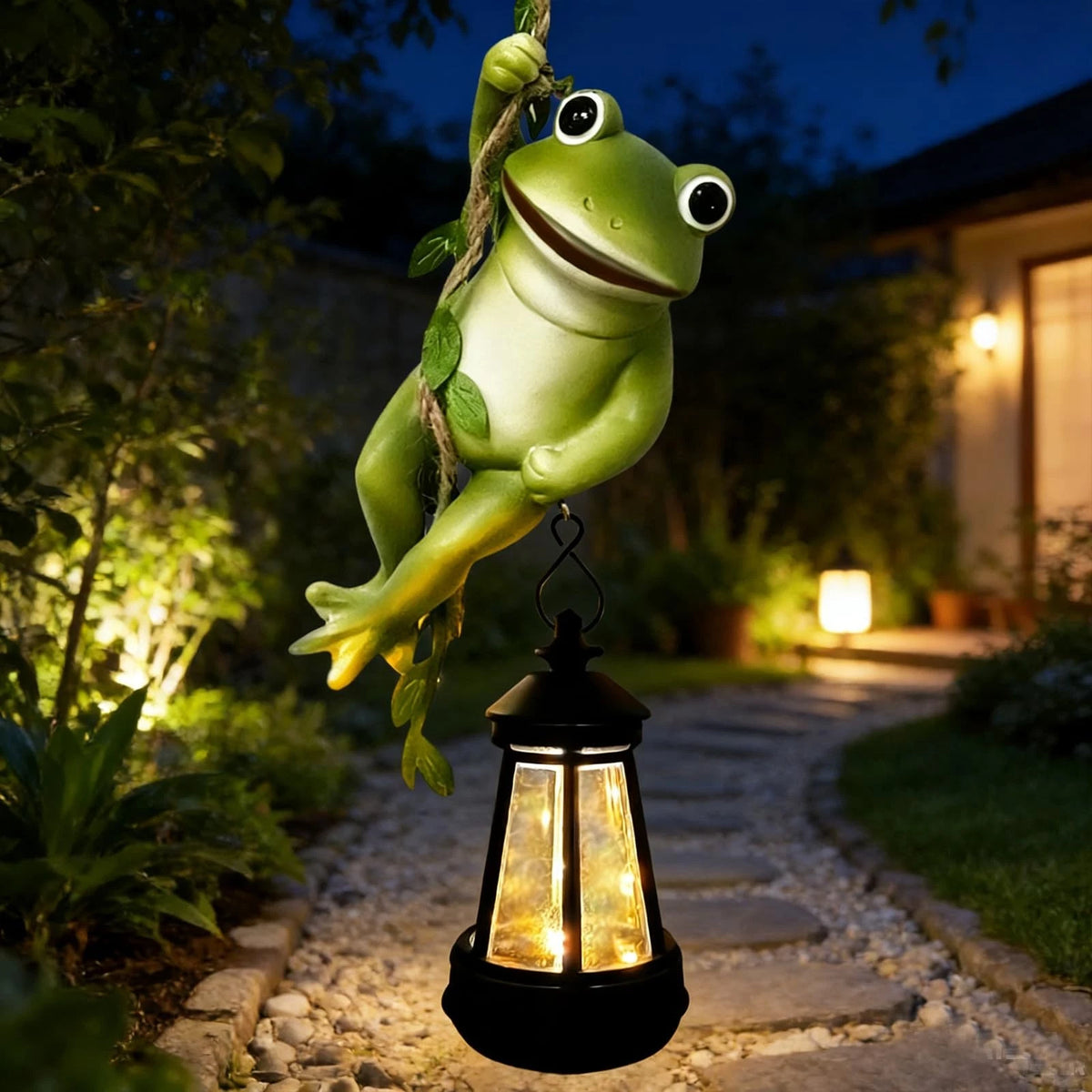 Solar Resin Animal Hanging Lantern, Waterproof Frog & Turtle Outdoor Hanging Light, Zero Electricity Cost Garden Decor Light for Patio Tree Yard